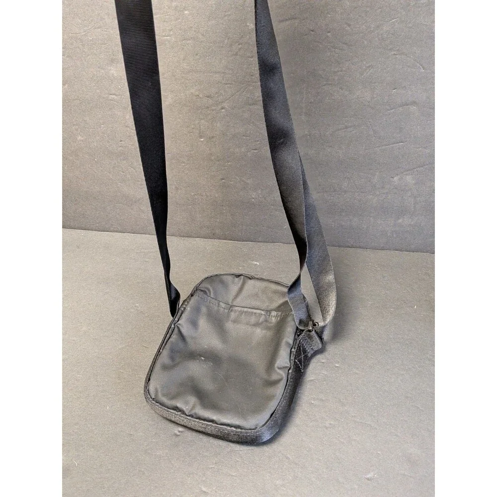 Nike Bag Small Black Crossbody Shoulder Strap Fanny Hip Waist Belt Mini Pack